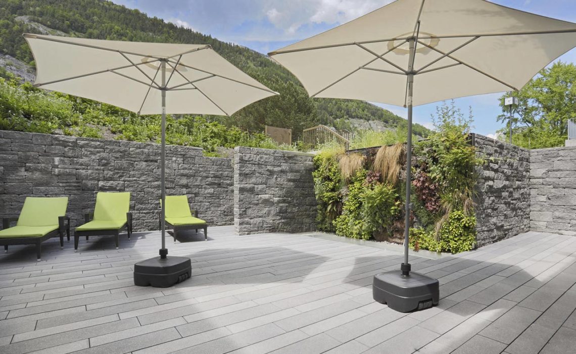 Spa und Sauna obere Au Chur mit Pflanzenwand und Wasserspiel
