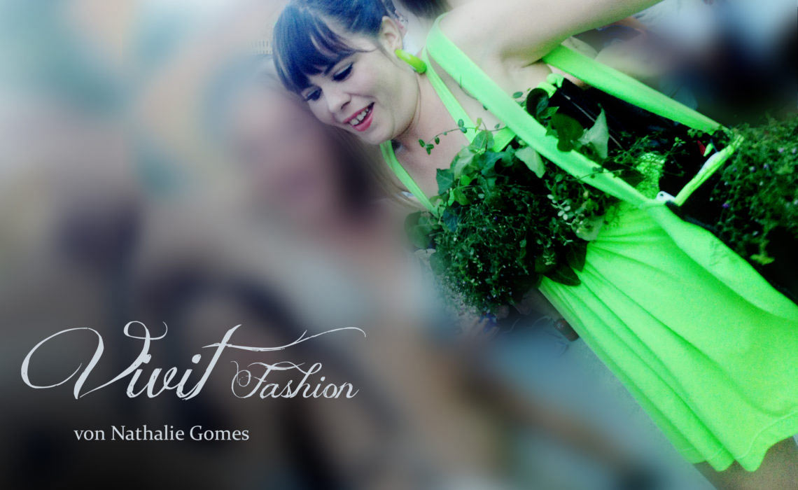 Vivit Fashion - Die Pflanzenwand auf dem Kleid Alles rund um vertikale Begrünung Vivit Fassion lebendiges Pflanzenkleid